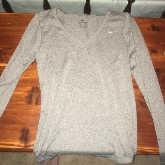 Long sleeve Nike Dry Fit Shirt - Picture 3 of 3